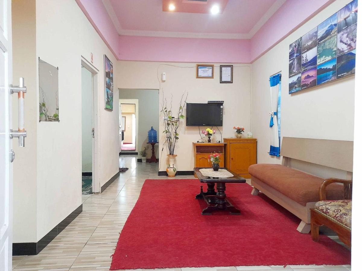 Shinta Syariah Dieng Redpartner Hotel